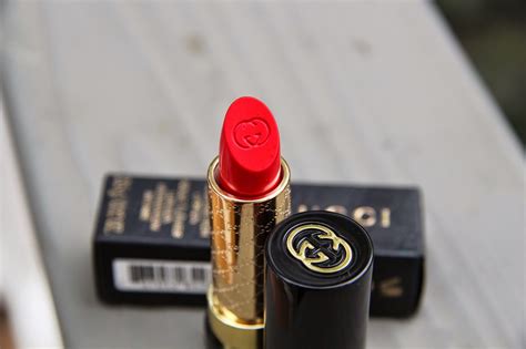 lipstick gucci iconic red 390|Gucci a royal scandal lipstick.